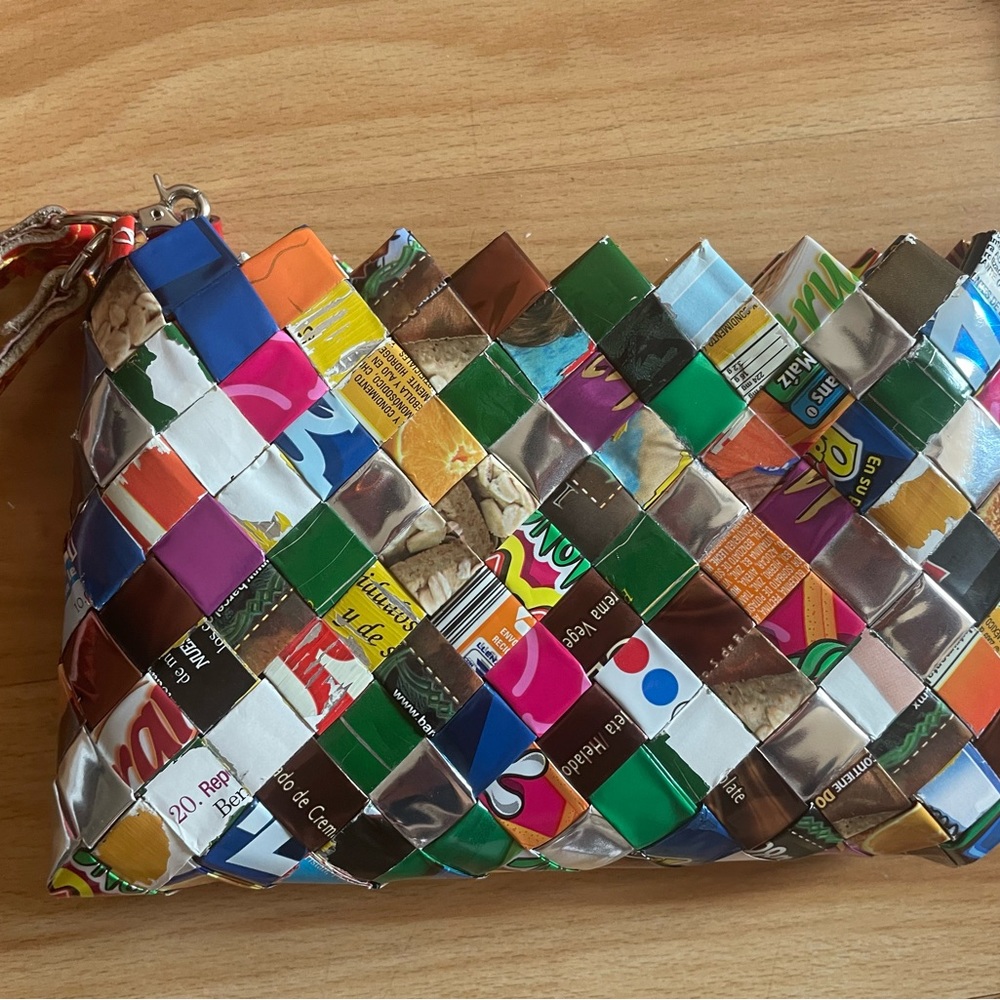 NAHUI OLLIN Women’s Recycled Wrapper Wristlet/Clutch - Picture 15 of 15